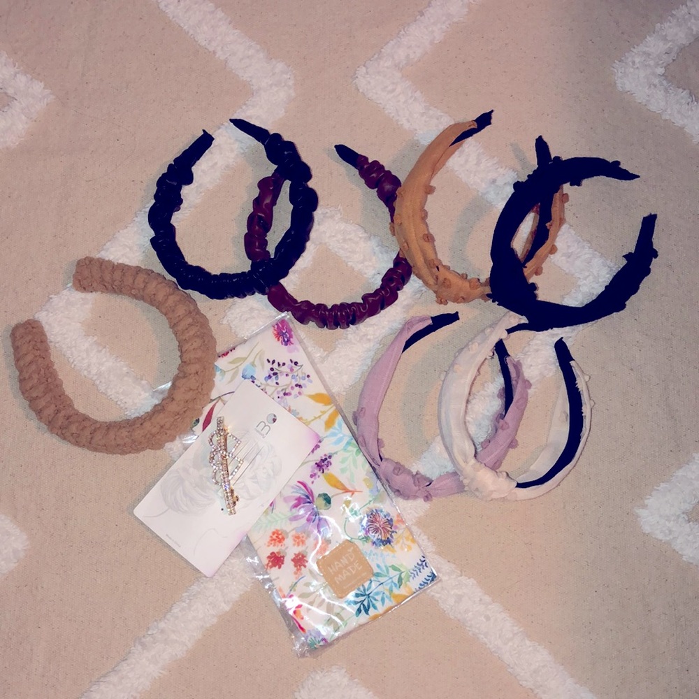 Bundle of 9 pcs Hair accessories